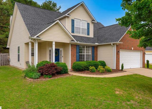 Property at 137 Worcester Ln, Easley, SC 29642-3045, 4 beds, 2.5 baths