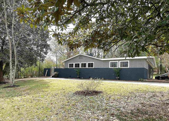 Property at 109 Pleasant View Dr, Clemson, SC 29631, 4 beds, 2 baths