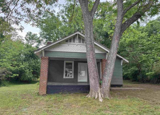 Property at 109 Woodrow St, Laurens, SC 29360, 3 beds, 1 bath