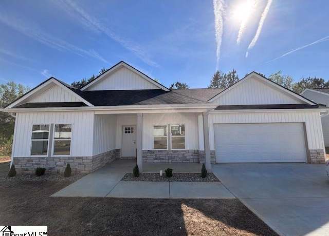 Property at 550 Vault Way, Roebuck, SC 29376, 3 beds, 2 baths