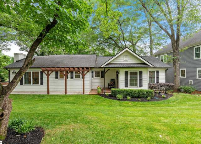 Property at 10 Moultrie St, Greenville, SC 29605, 4 beds, 4 baths