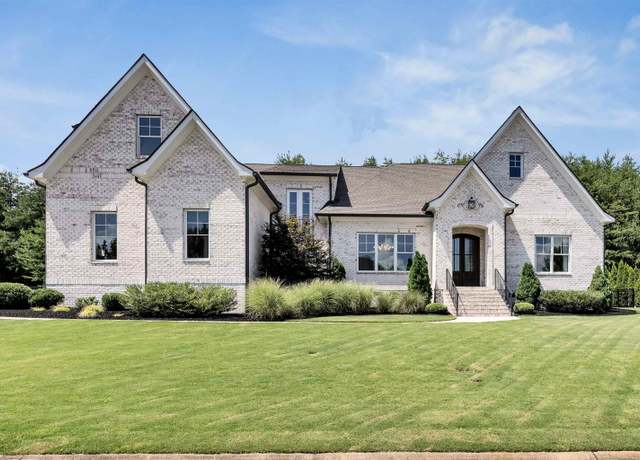 Property at 136 Gascony Dr, Greenville, SC 29609, 4 beds, 3.5 baths