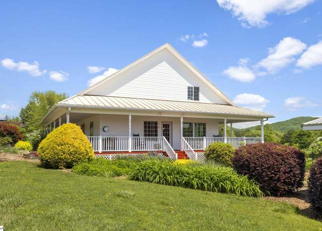 Property at 1440 Pumpkintown Hwy, Pickens, SC 29671, 3 beds, 2.5 baths