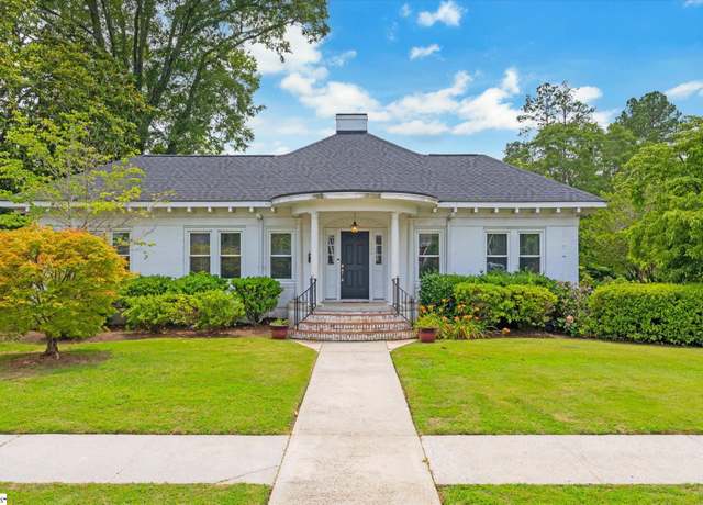 Property at 209 W Walnut St, Clinton, SC 29325, 3 beds, 3 baths