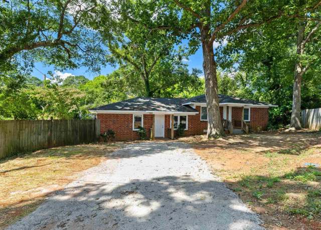 Property at 34 Bagwell Cir, Greenville, SC 29605, 4 beds, 2 baths