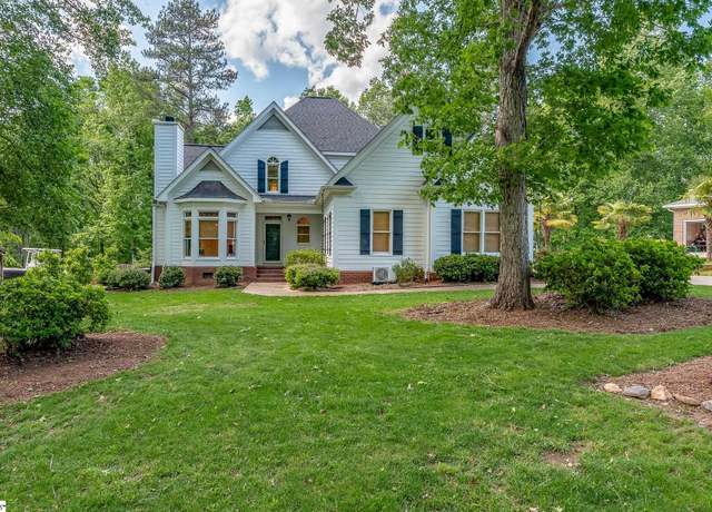 Property at 207 Country Club Dr, Laurens, SC 29360, 3 beds, 2.5 baths