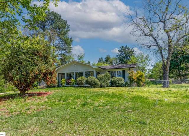 Property at 325 Wall St, Campobello, SC 29322, 3 beds, 2 baths