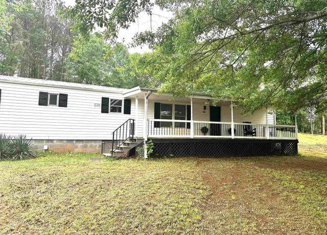Property at 130 Pruitt Rd, Wellford, SC 29385, 3 beds, 2.5 baths