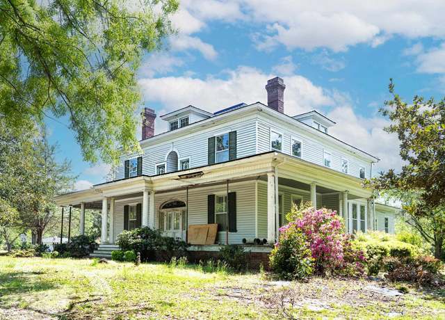 Property at 401 N Main St, Honea Path, SC 29654, 5 beds, 3.5 baths