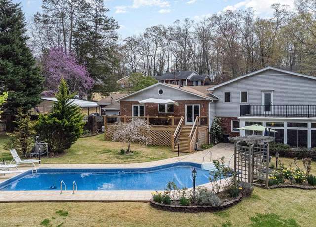 Property at 101 Mabry Dr, Spartanburg, SC 29307, 4 beds, 4 baths