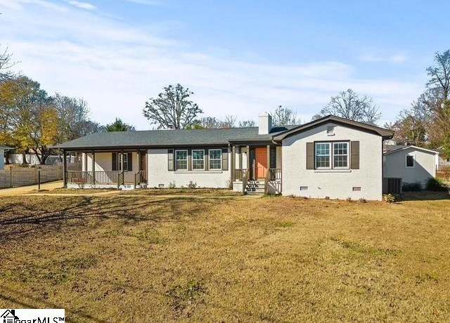 Property at 305 Hillside Dr, Greer, SC 29651, 4 beds, 2.5 baths