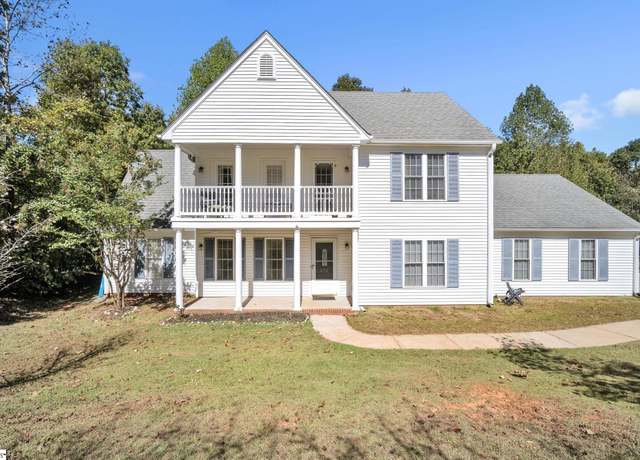 Property at 632 Revolutionary Dr, West Union, SC 29696, 4 beds, 2.5 baths
