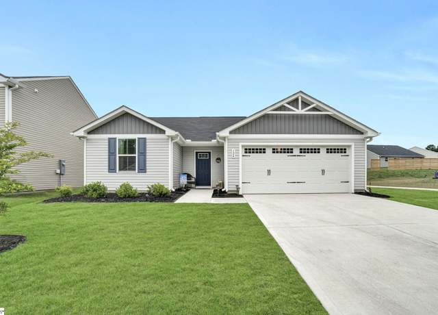 Property at 124 Highland Station Dr, Clinton, SC 29325, 3 beds, 2 baths