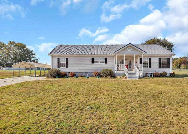 Property at 108 Chicoma Dr, Townville, SC 29643, 3 beds, 2 baths