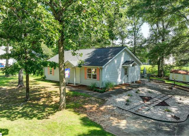 Property at 139 Hughes St, Fountain Inn, SC 29644, 3 beds, 2 baths