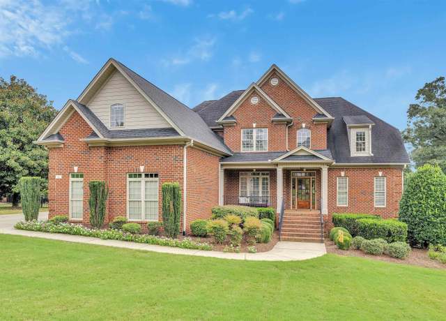 Property at 311 Kennesaw Ct, Spartanburg, SC 29301, 5 beds, 4 baths