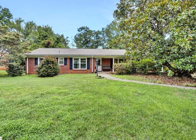 Property at 122 Melbourne Ln, Greenville, SC 29615, 4 beds, 3 baths