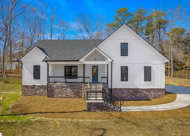 Property at 107 Bentwood Ln, Pickens, SC 29671, 4 beds, 3 baths