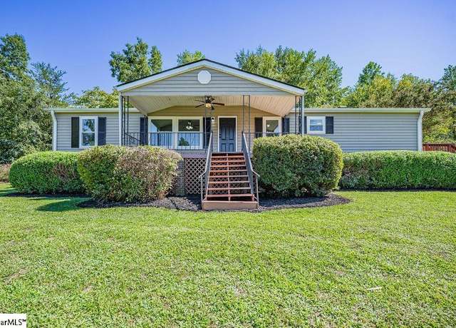 Property at 204 N Jamestowne Dr, Easley, SC 29640, 4 beds, 2 baths