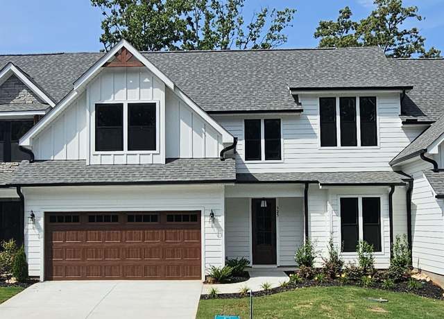 Property at 325 Breakwater Ln, Seneca, SC 29678, 4 beds, 3.5 baths