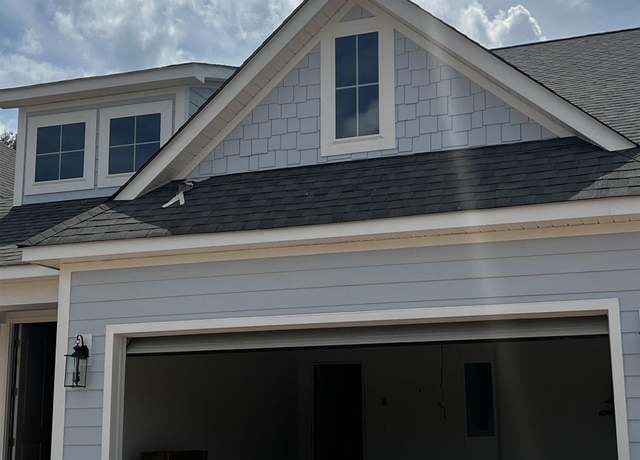 Property at 8 Gressette Pl, Simpsonville, SC 29681, 3 beds, 2.5 baths
