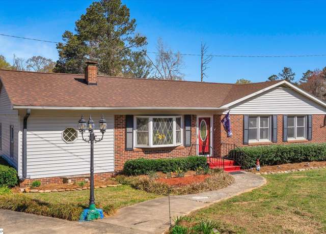 Property at 109 Pinewood Ave, Clinton, SC 29325, 3 beds, 2 baths