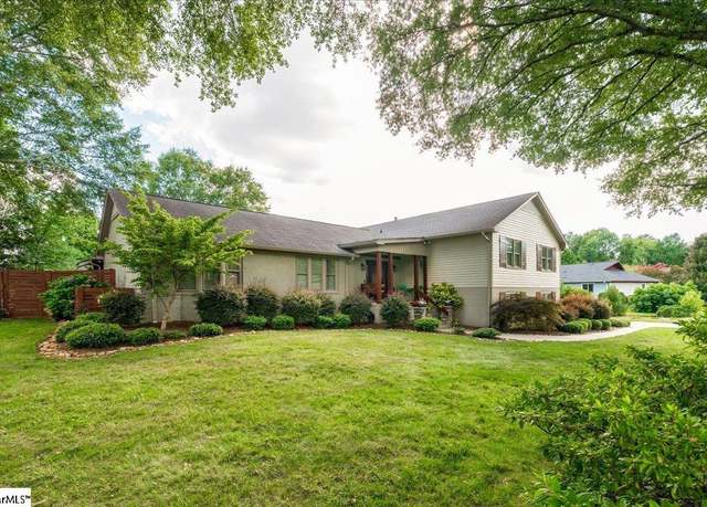 Property at 310 Devenger Rd, Greer, SC 29650, 5 beds, 3.5 baths