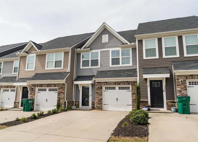 Property at 421 Triple Crown Way, Spartanburg, SC 29301, 3 beds, 2.5 baths