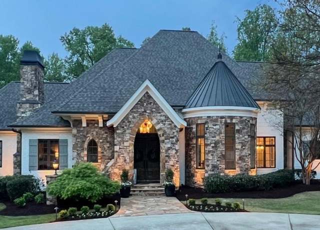 Property at 624 Brixton Cir, Simpsonville, SC 29681, 5 beds, 5.5 baths