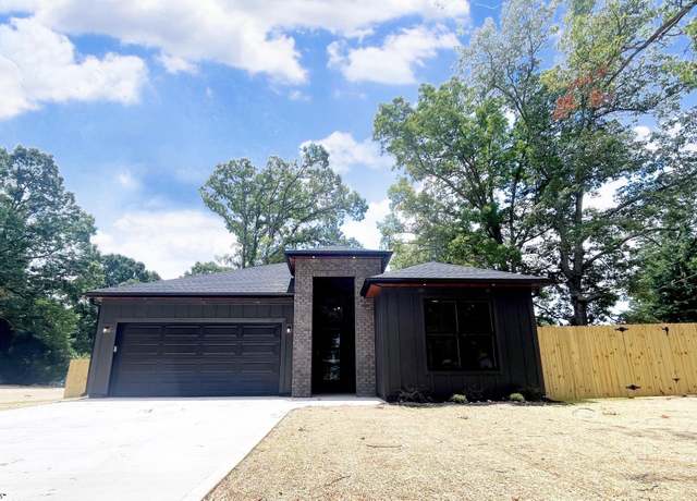 Property at 2 Sheffield Ln, Taylors, SC 29687, 3 beds, 2 baths