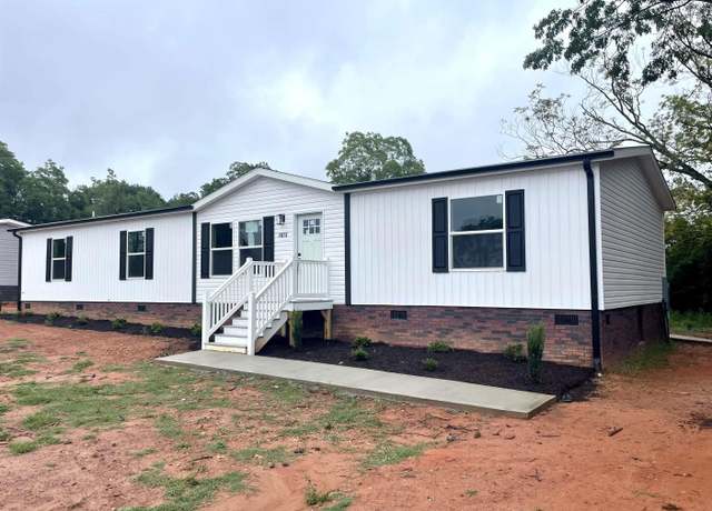 Property at 1072 Piedmont Rd, Chesnee, SC 29323, 4 beds, 2 baths