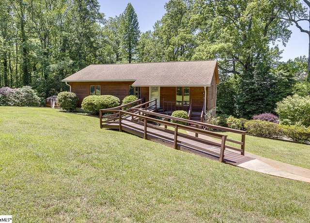 Property at 118 Pine Ln, Simpsonville, SC 29681, 4 beds, 3 baths