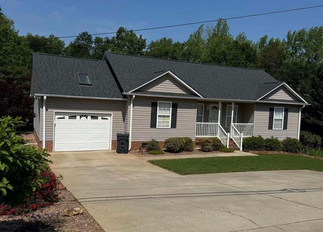 Property at 1101 Piedmont Park Rd, Taylors, SC 29687-2038, 3 beds, 2 baths