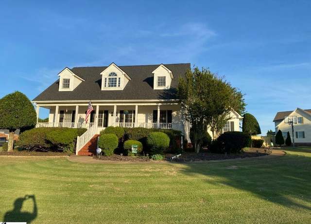 Property at 431 Carrington Dr, Boiling Springs, SC 29316, 4 beds, 2.5 baths