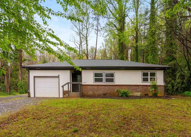 Property at 2694 W Lakeshore Dr, Landrum, SC 29356, 3 beds, 1 bath