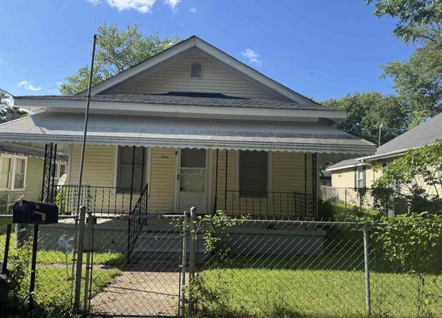 Property at 8 Bragg St, Greenville, SC 29611, 2 beds, 1 bath