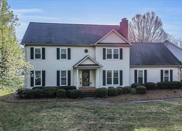 Property at 1401 Plantation Dr, Simpsonville, SC 29681, 4 beds, 2.5 baths