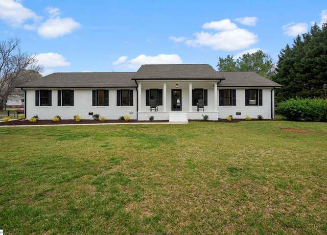 Property at 530 Old Pendleton Rd, Easley, SC 29642, 3 beds, 2.5 baths
