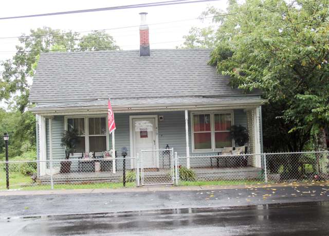 Property at 419 Fairview St, Fountain Inn, SC 29644, 2 beds, 1 bath