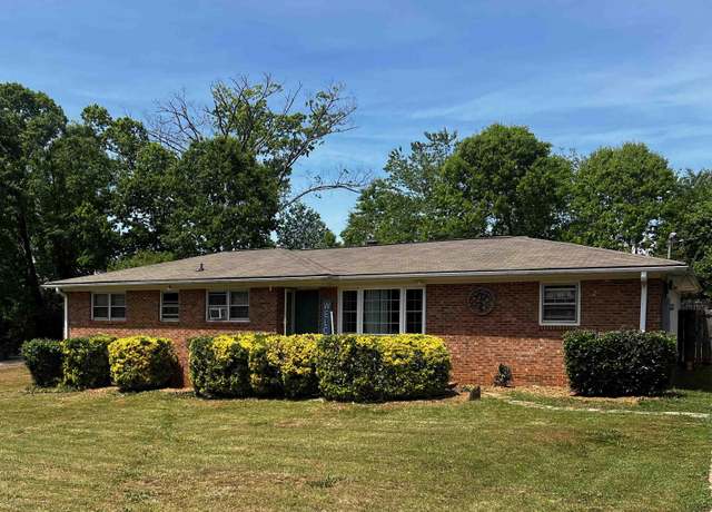 Property at 106 Pueblo Dr, Greenville, SC 29617, 3 beds, 2 baths