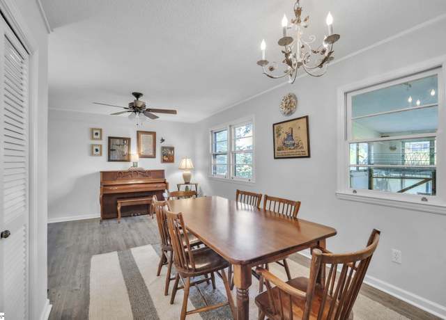Property at 103 W Crestview St, Landrum, SC 29356, 3 beds, 2 baths