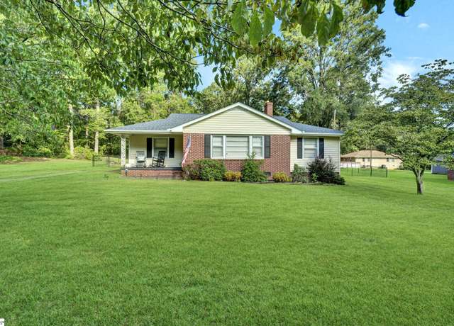 Property at 107 Forest Dr, Laurens, SC 29360, 3 beds, 1 bath