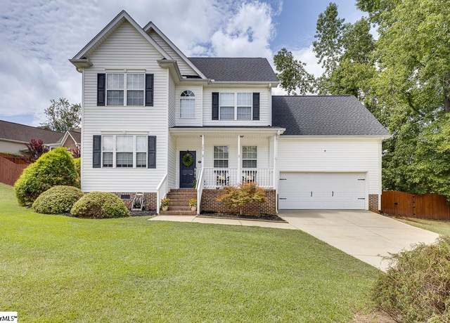 Property at 304 Schooner Ct, Simpsonville, SC 29680, 4 beds, 2.5 baths