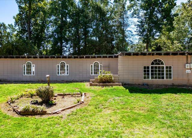 Property at 416 Sherwood Dr, Seneca, SC 29678-4426, 3 beds, 2 baths