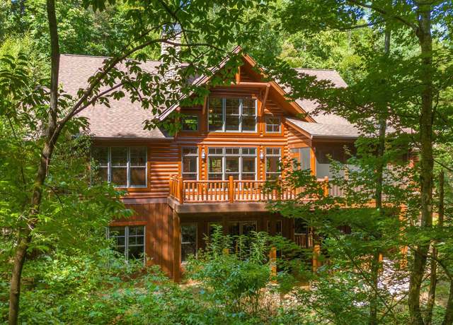 Property at 4 Morning Glory Way, Landrum, SC 29356, 3 beds, 2.5 baths