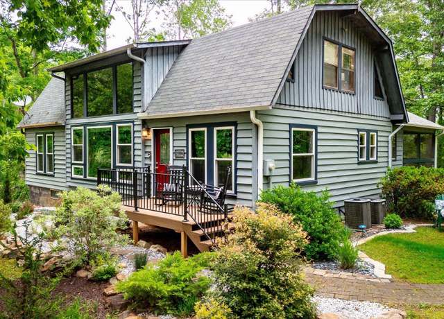 Property at 220 Family Dr, Seneca, SC 29678, 4 beds, 3 baths