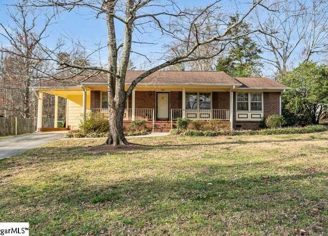 Property at 123 Woodridge Cir, Greenville, SC 29607, 3 beds, 2 baths