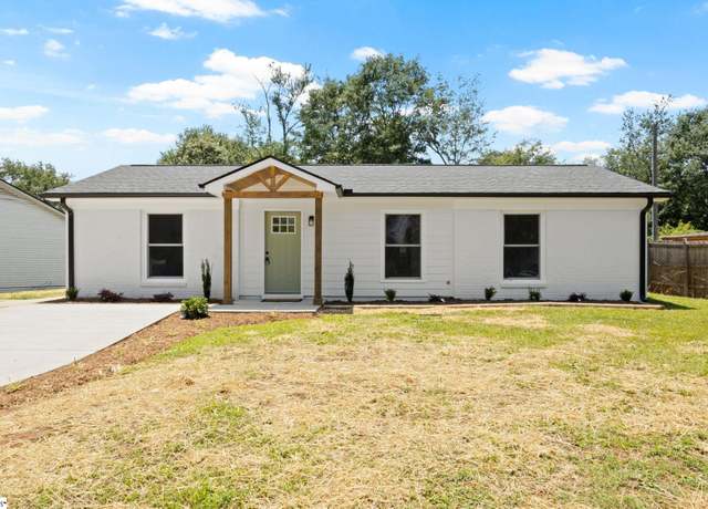Property at 200 Osmond Dr, Taylors, SC 29687, 3 beds, 1.5 baths
