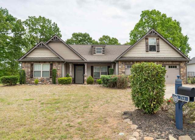 Property at 714 Tudor Ln, Boiling Springs, SC 29316, 3 beds, 2 baths