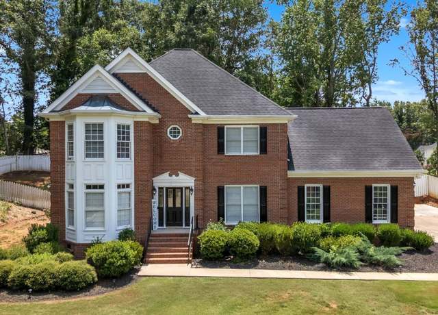 Property at 112 Fairway Dr, Laurens, SC 29360, 4 beds, 2.5 baths